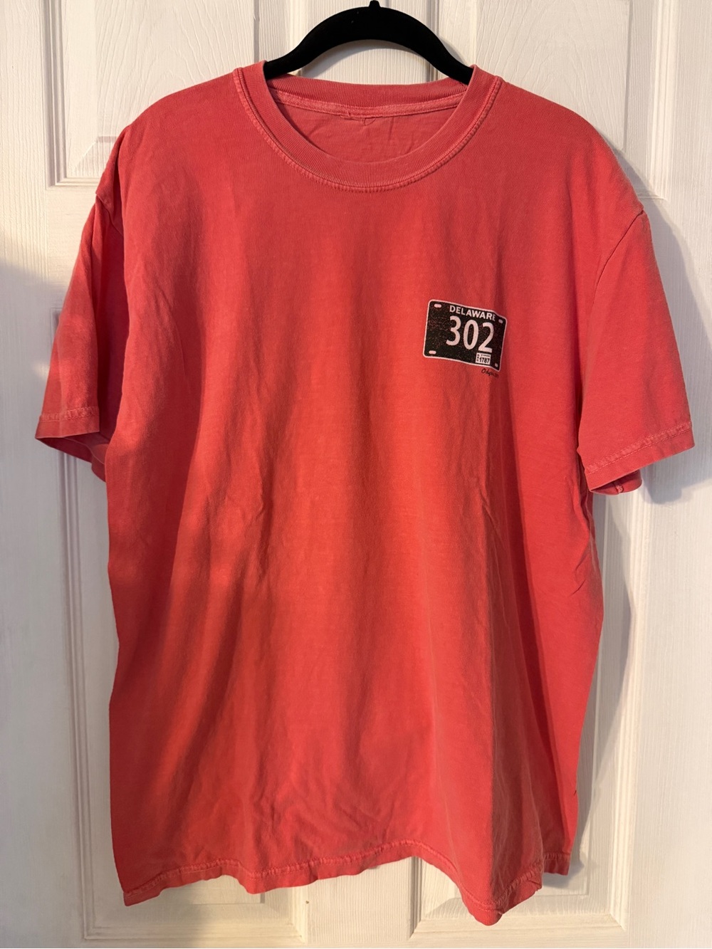 Men's Coral Short-Sleeve Crewneck T-Shirt Delaware 302 Logo